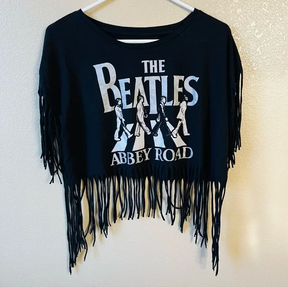 The Beatles Abbey Road Medium Fringe Top Black Cropped Band Tee Boho Rock Shirt - Picture 1 of 4